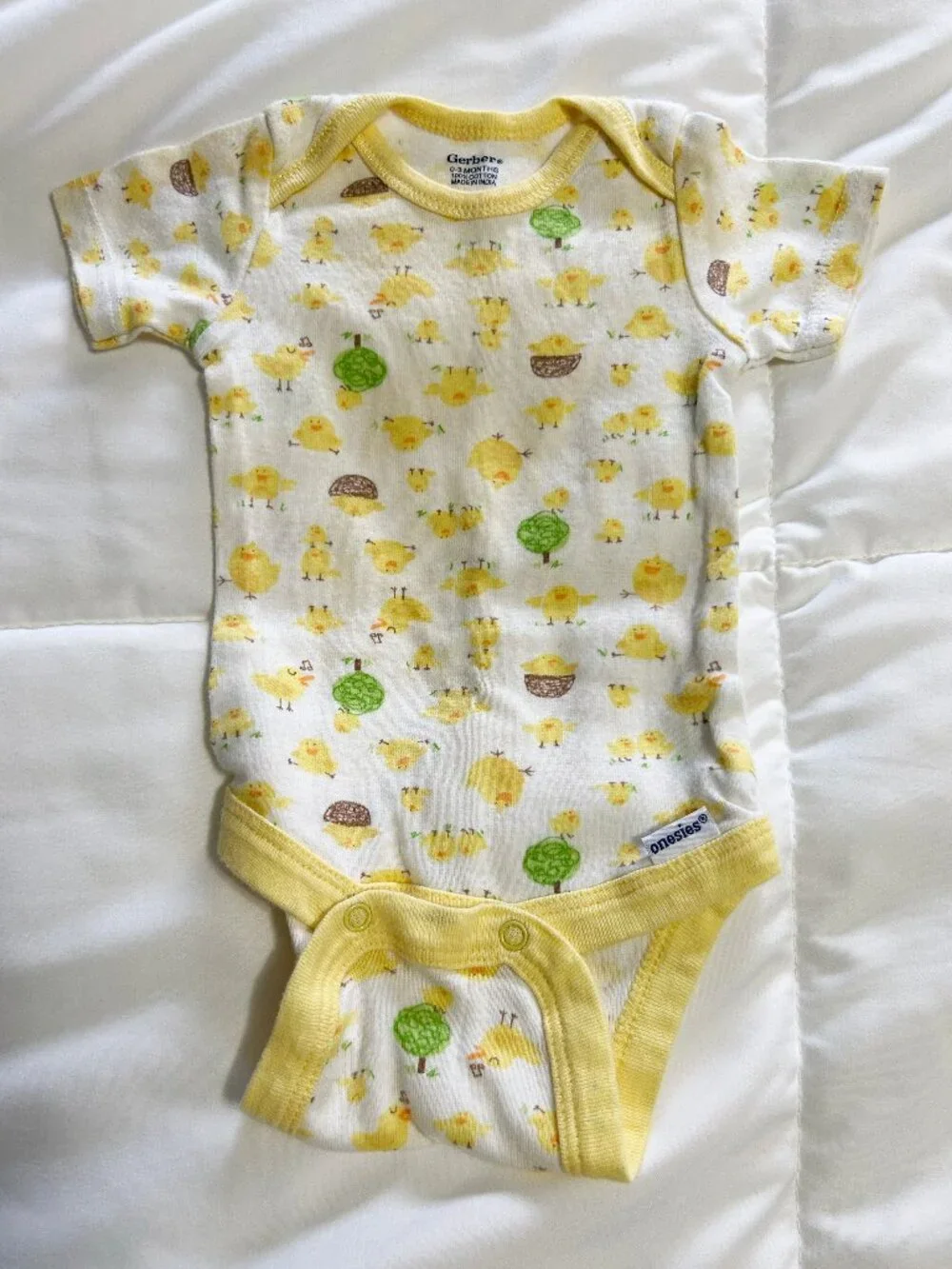 0-3 mos Baby Short Sleeve Bodysuit Lot - 5 pieces - unisex yellow ducks